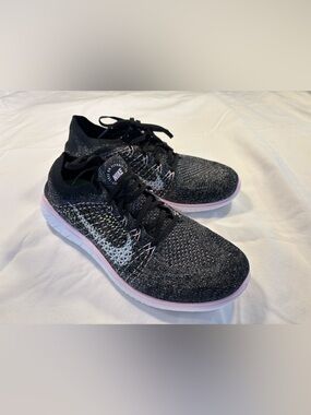 NWOT Nike Free Rn Women’s Black & Pink Flyknit Running Shoes